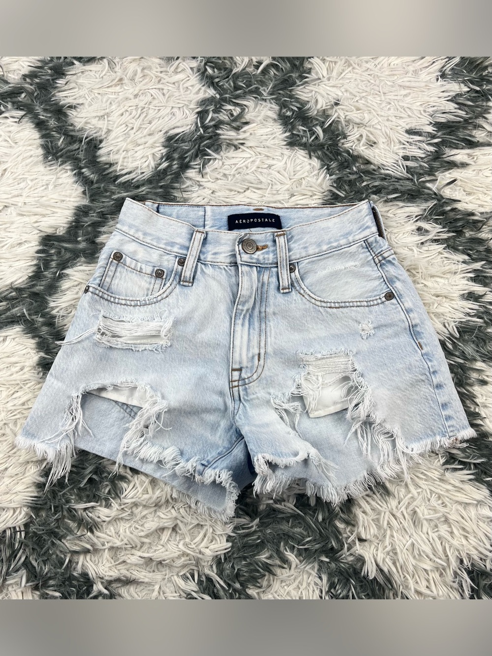 Aeropostale Women’s Light Wash 90’s High Rise Cut Off Jean Shorts Size 000